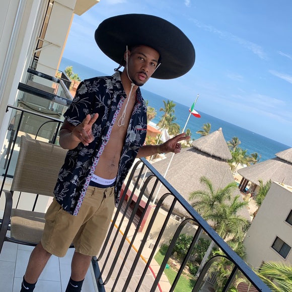 Meet your Posher, Trey - Picture 3 of 8